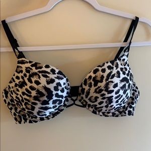 NWOT Victoria's Secret Miraculous Plunge push up